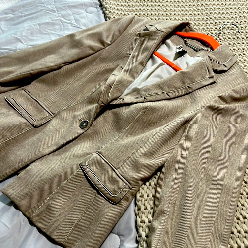 Beige, herringbone detailed blazer